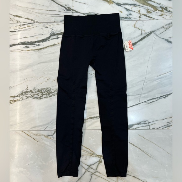 Free People High-Rise 7/8 Length Good Karma Leggings. NWT - Picture 3 of 11